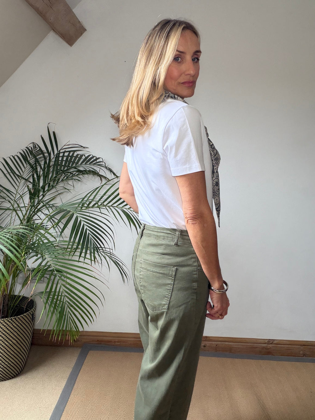 Slim Barrel Coloured Jeans