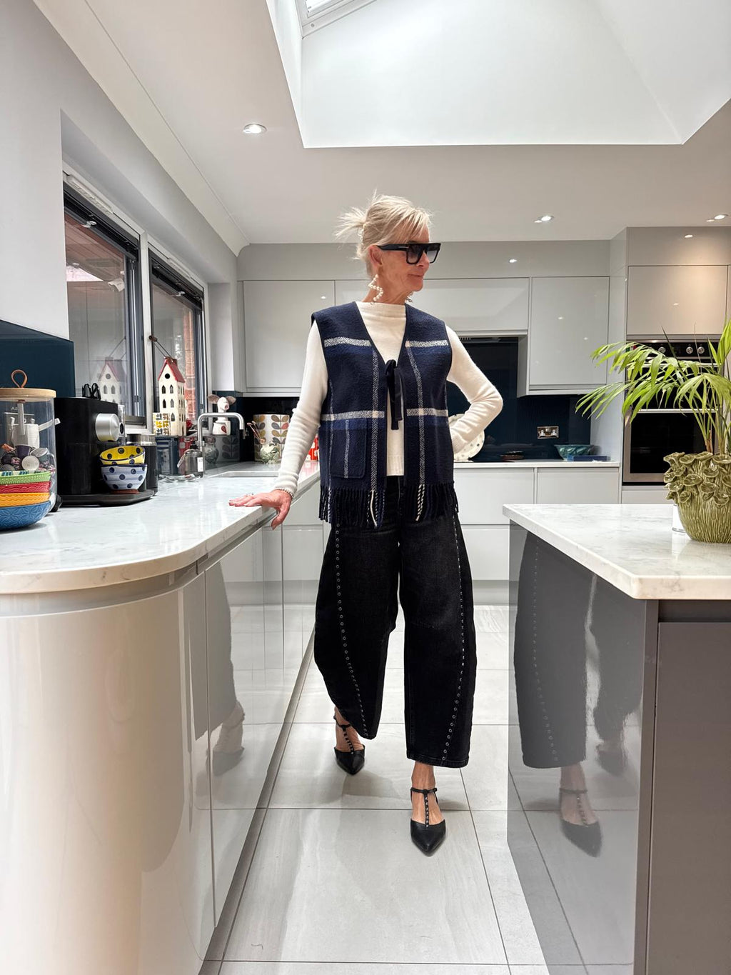 Studded Barrel Jeans - Black Washed