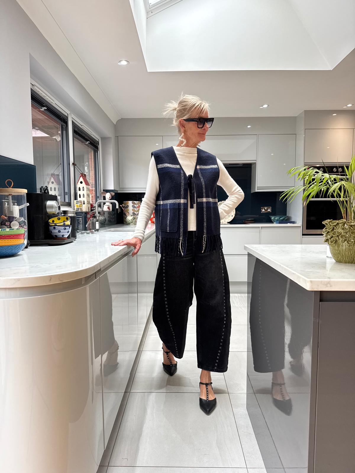 Studded Barrel Jeans - Black Washed