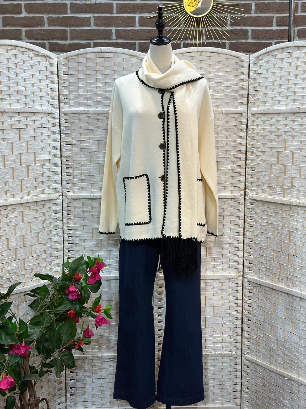 Knitted Jacket with Scarf - cream