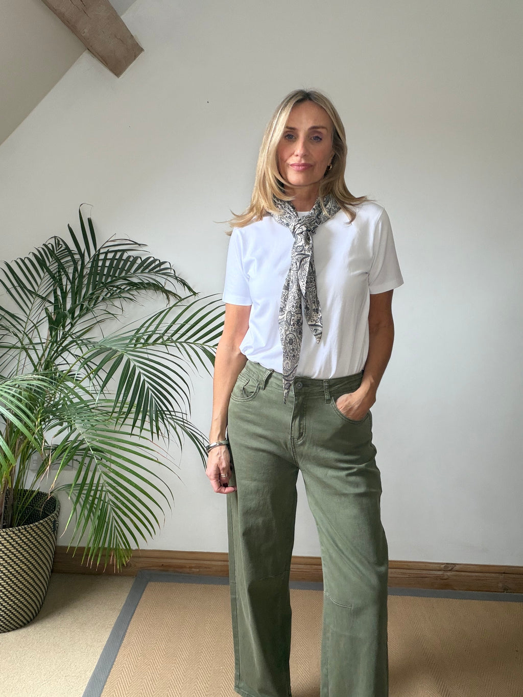 Slim Barrel Coloured Jeans