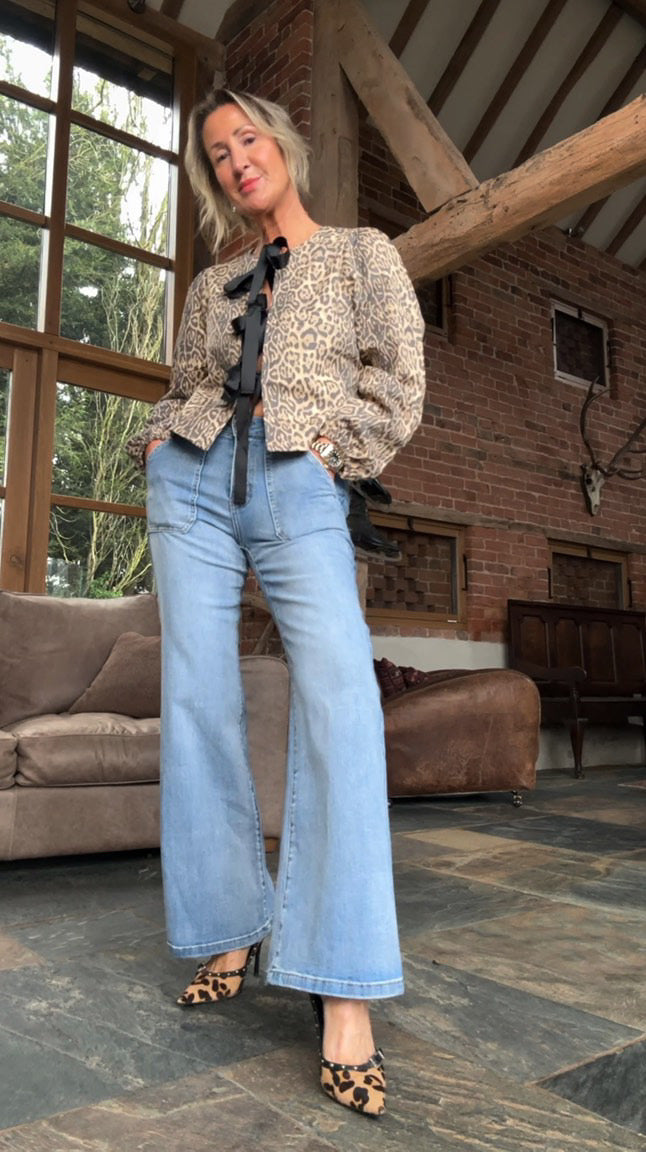 Flare Leg Jeans With Pocket - Light Wash