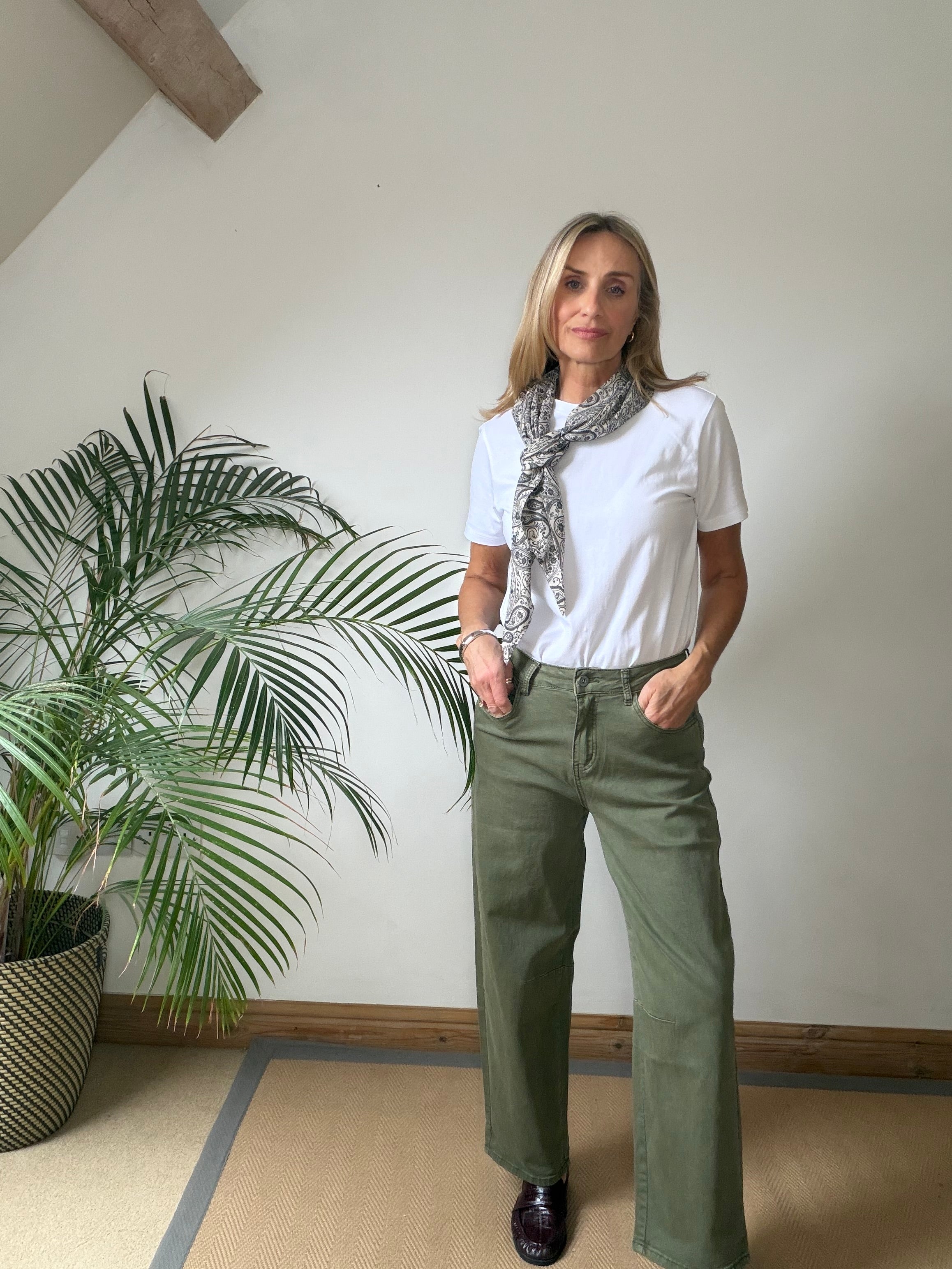 Slim Barrel Coloured Jeans