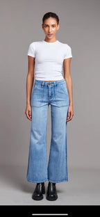 Flare Leg Jeans With Pocket - Light Wash