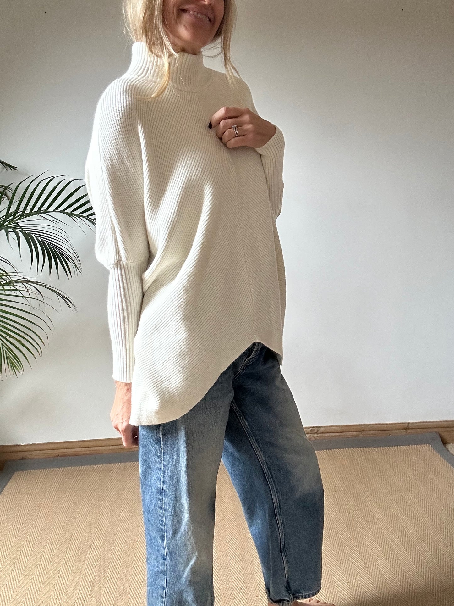 Cut out hem jumper