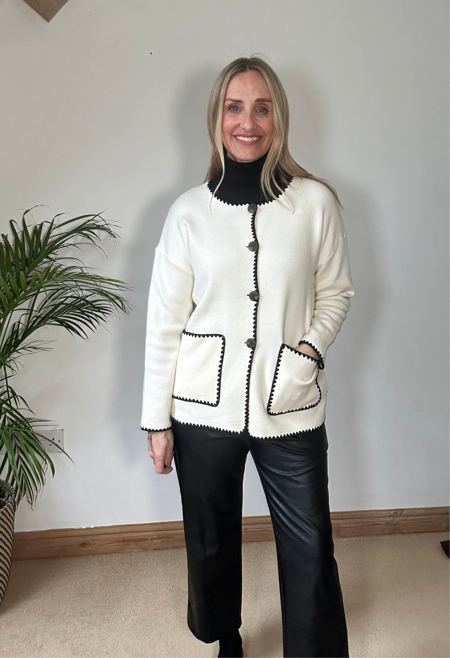 Knitted Jacket with Scarf - cream