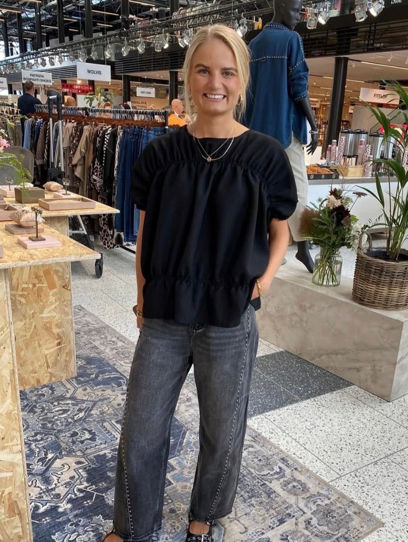 Studded Barrel Jeans - Black Washed