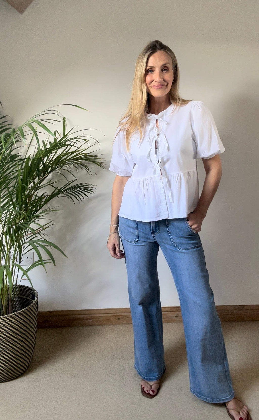 Flare Leg Jeans With Pocket - Light Wash