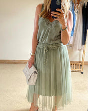 Load image into Gallery viewer, Silky Cami
