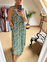 Load image into Gallery viewer, Iris Dress -Green Leopard
