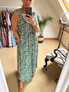 Iris Dress -Green Leopard