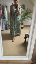 Load and play video in Gallery viewer, Iris Dress -Green Leopard
