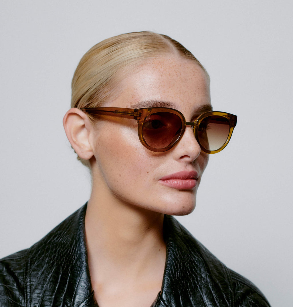 Jolie - Smoke Transparent