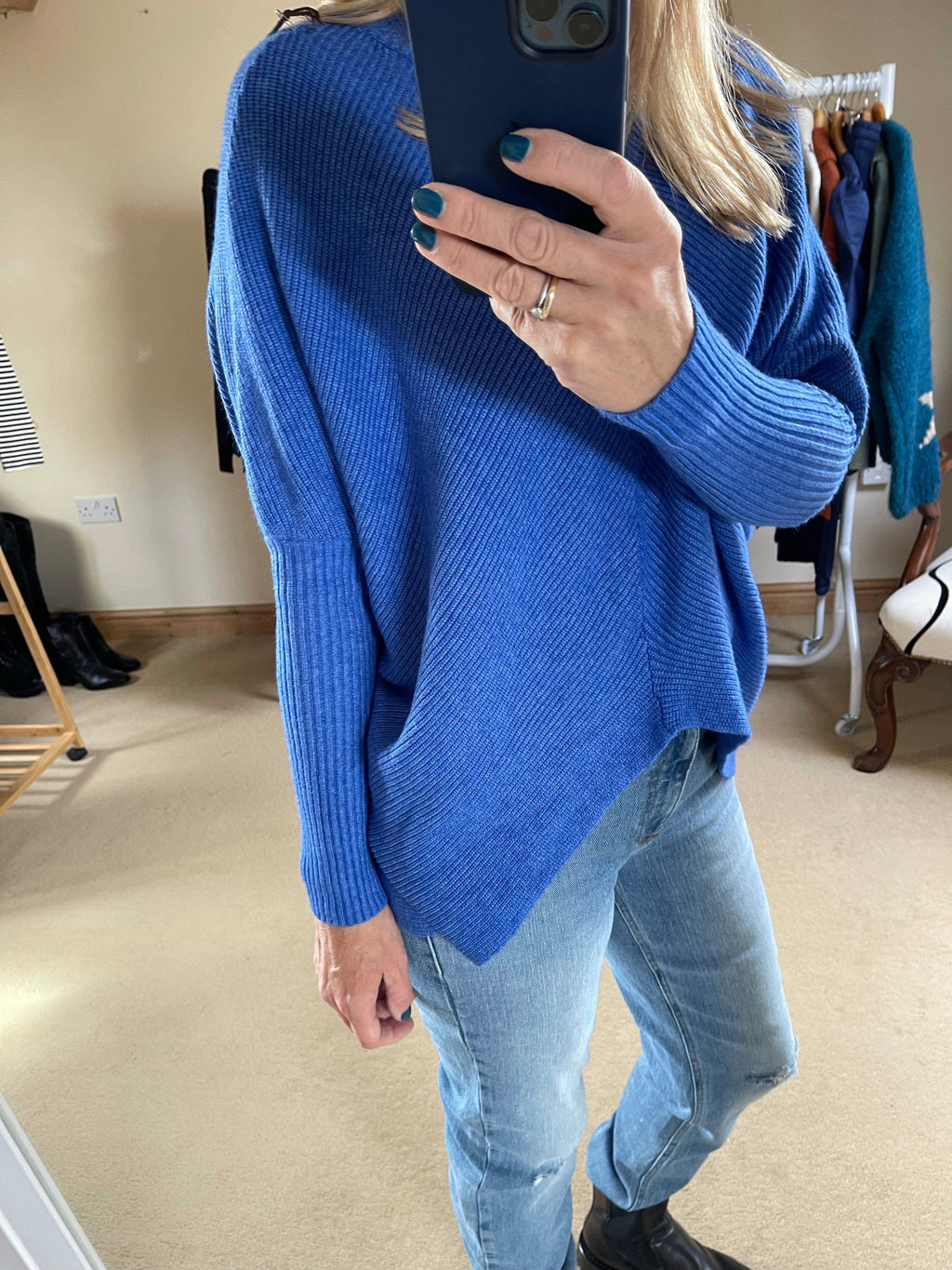 Cut out hem jumper