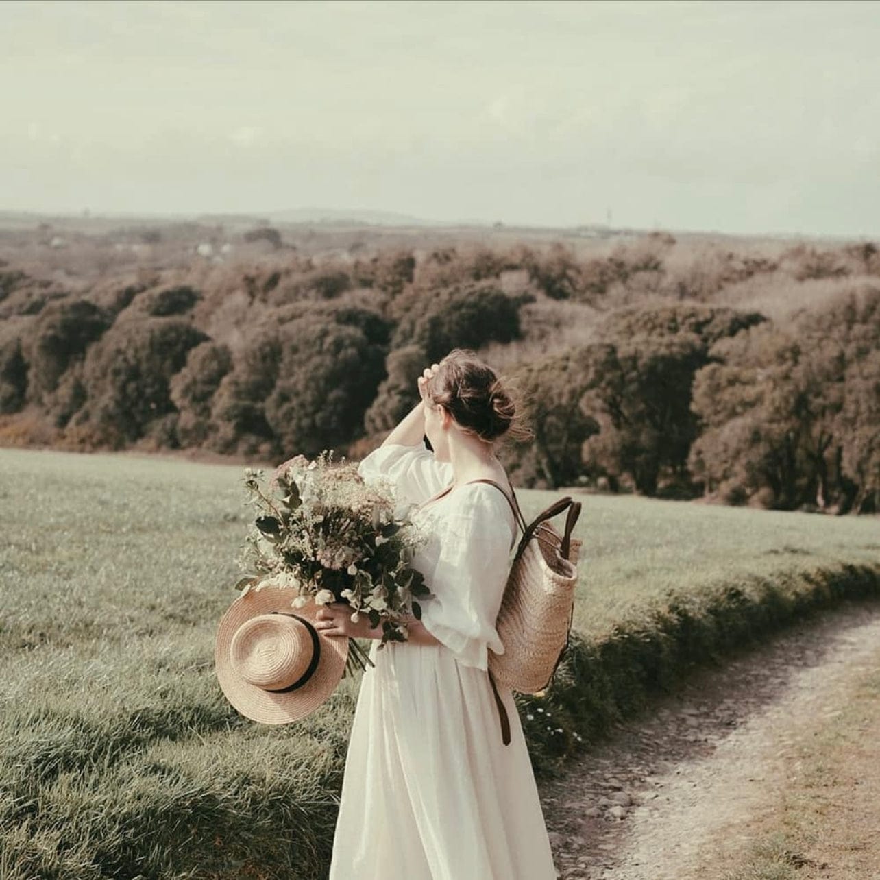 Straw Back Pack - Basket shape