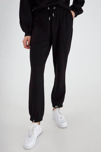 Silky  loungewear set with short sleeve top and joggers - Black