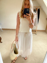 Load image into Gallery viewer, Tulle Skirt - cream
