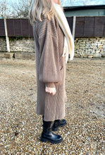Load image into Gallery viewer, Long cardigan with lantern sleeves
